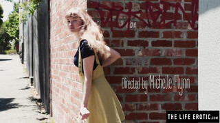 Spicy babe Laney does self-bondage & masturbates