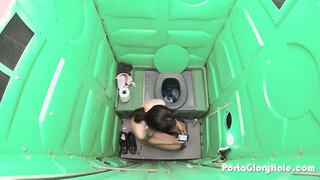 Porta Gloryhole Mommy hones her BJ skills in p