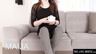 Slutty babe pushes a big crystal ball in her cunt