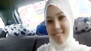 Arab stepsister Showed Me Her Tits