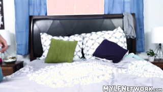 Stunning stepmommy Melanie Hicks offers snatch to get creampied by cutie stepson N