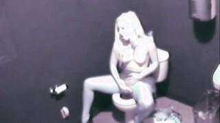 Public piss whore mastrubates in solo session