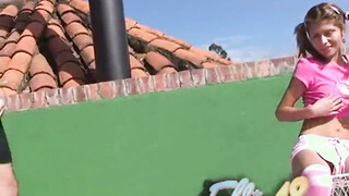 Teen tart sucks prick & gets beaver fucked