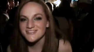 Kinky lesbo teens lick beaver & kiss