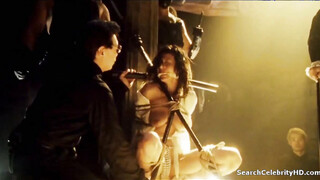 Japanese MILF In Hot Lingerie Shows Off Her Experience