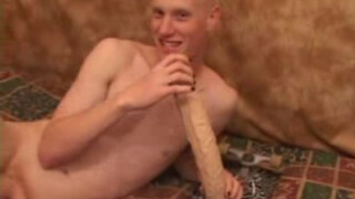 Amateur Kaos Dildo Jacking