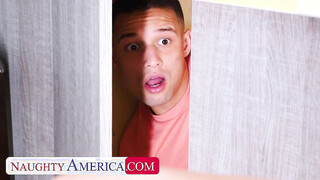 Hot milf Madison Lust sexually pleases herself on a huge dick