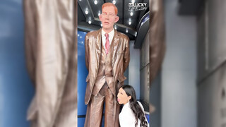 Perfect-Body Gal Penelope Woods Gives Head After A Date