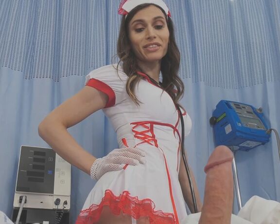 Krankenschwester Poppen Bruenette Femdom