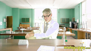 Daddy Richard Lennox does weird science experiments while farting