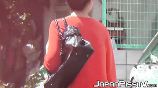 Japanese women can't fight the urge to piss on the streets