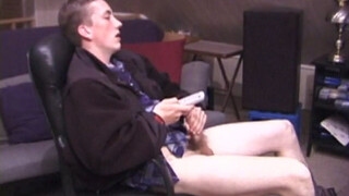 Amateur Derek Beats His Dick