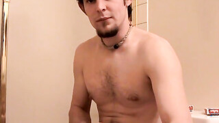 Horny straight stud Maxxx Pound released his load after a softcore jerking & s